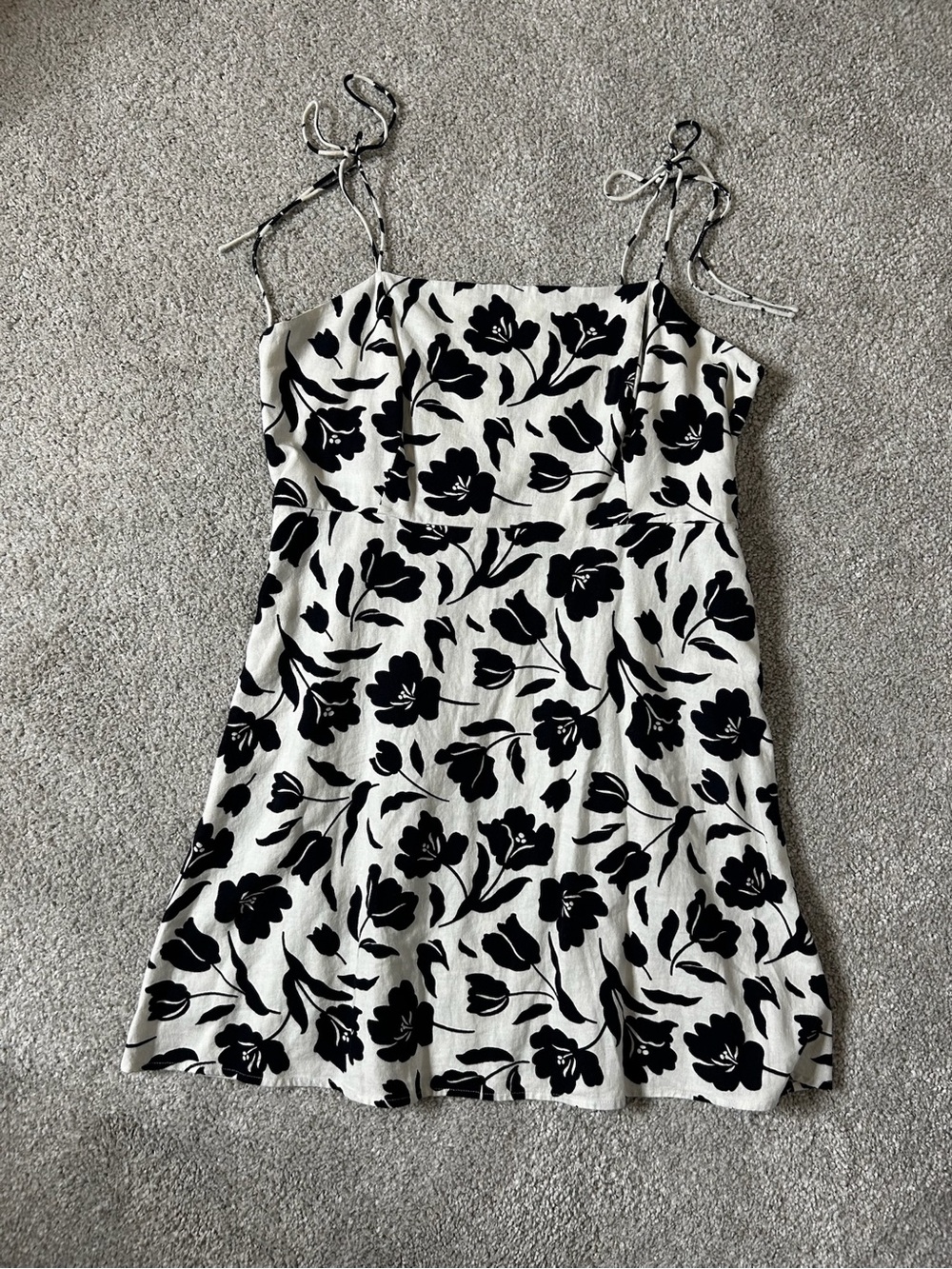 Old Navy Black & White Floral Tie-Strap Mini Dress